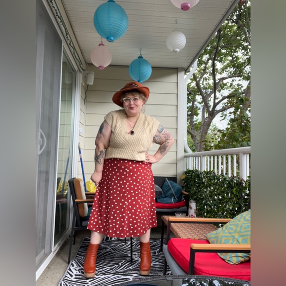 Meet your Posher, Cynara - Picture 4 of 11